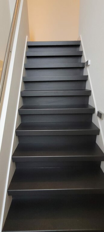 Vesuvius Zwart Houtnerf